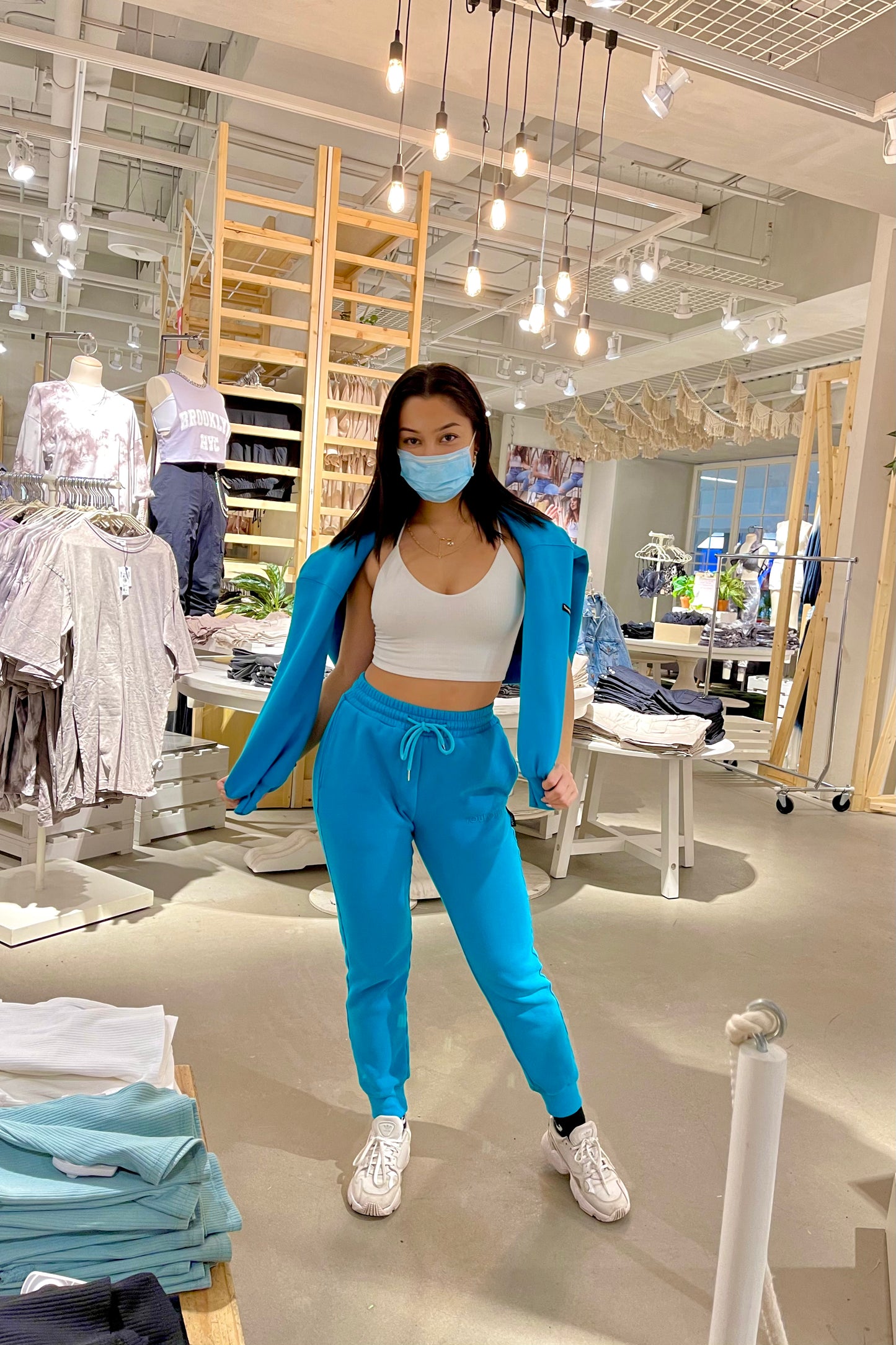 BLUE JOGGERS